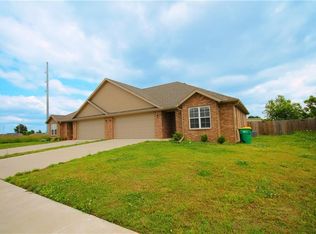 113 Foxglove St, Centerton, AR 72719