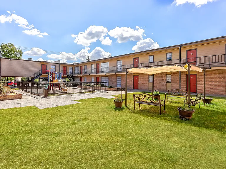 Las Velas at Hillcroft Apts. — Photo 18