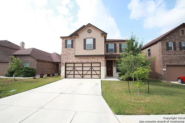 4 bed, 2.5 bath, 2504 sqft, $2,000 — Photo 1