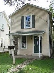 2nd image of 913 3rd St