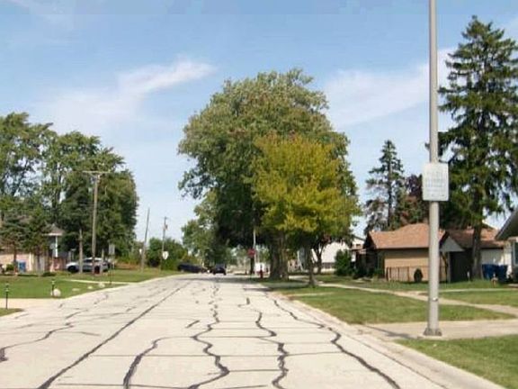 Exterior Neighborhood (street photo)