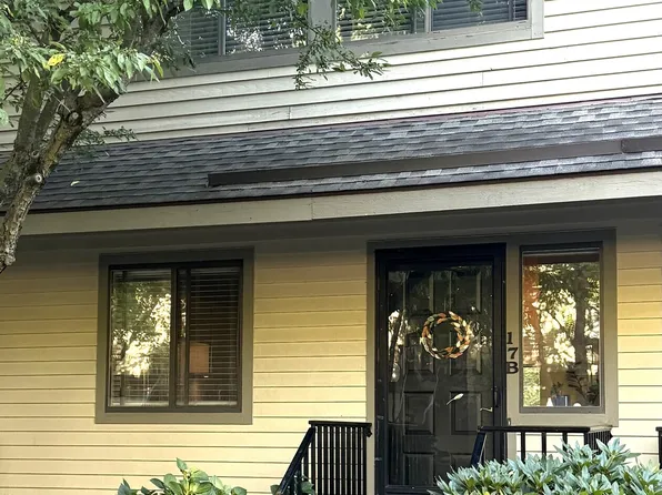 2435 Bedford Street #17B, Stamford, CT 06905