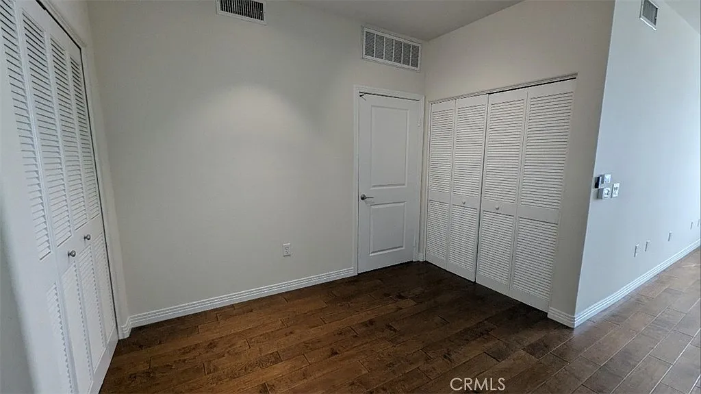 2 bed, 1042 sqft, $3,300 — Photo 3