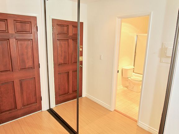5th image of 18307 Burbank Blvd Unit 129