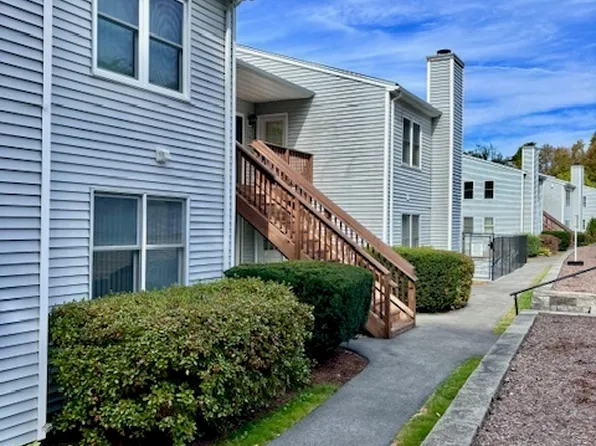 53 Upper Valley Drive #53, New Milford, CT 06776