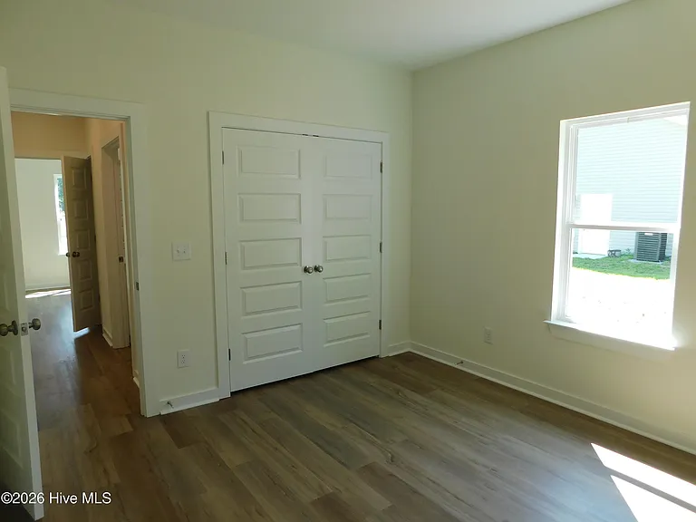 100 Palm Cir — Photo 6