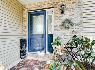 616 Cottage Ct, Cottage Grove, WI 53527