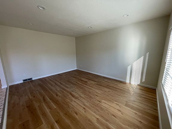 4th image of 1713 Kingsly Dr