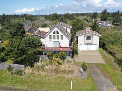 188 N Razor Clam Drive SW, Ocean Shores, WA, 98569