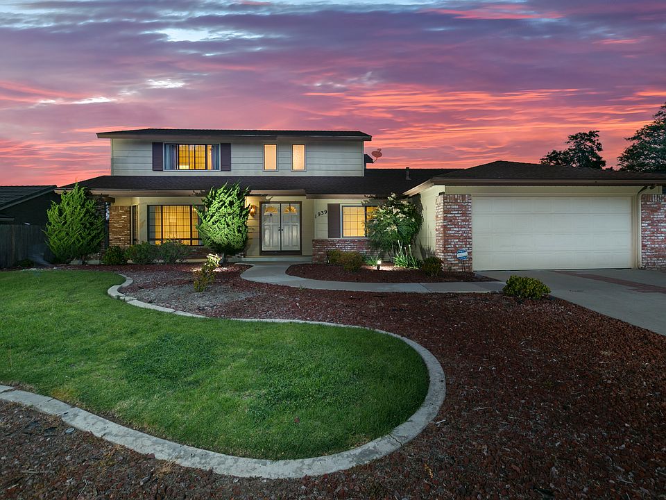 1st image of 939 Camelot Dr