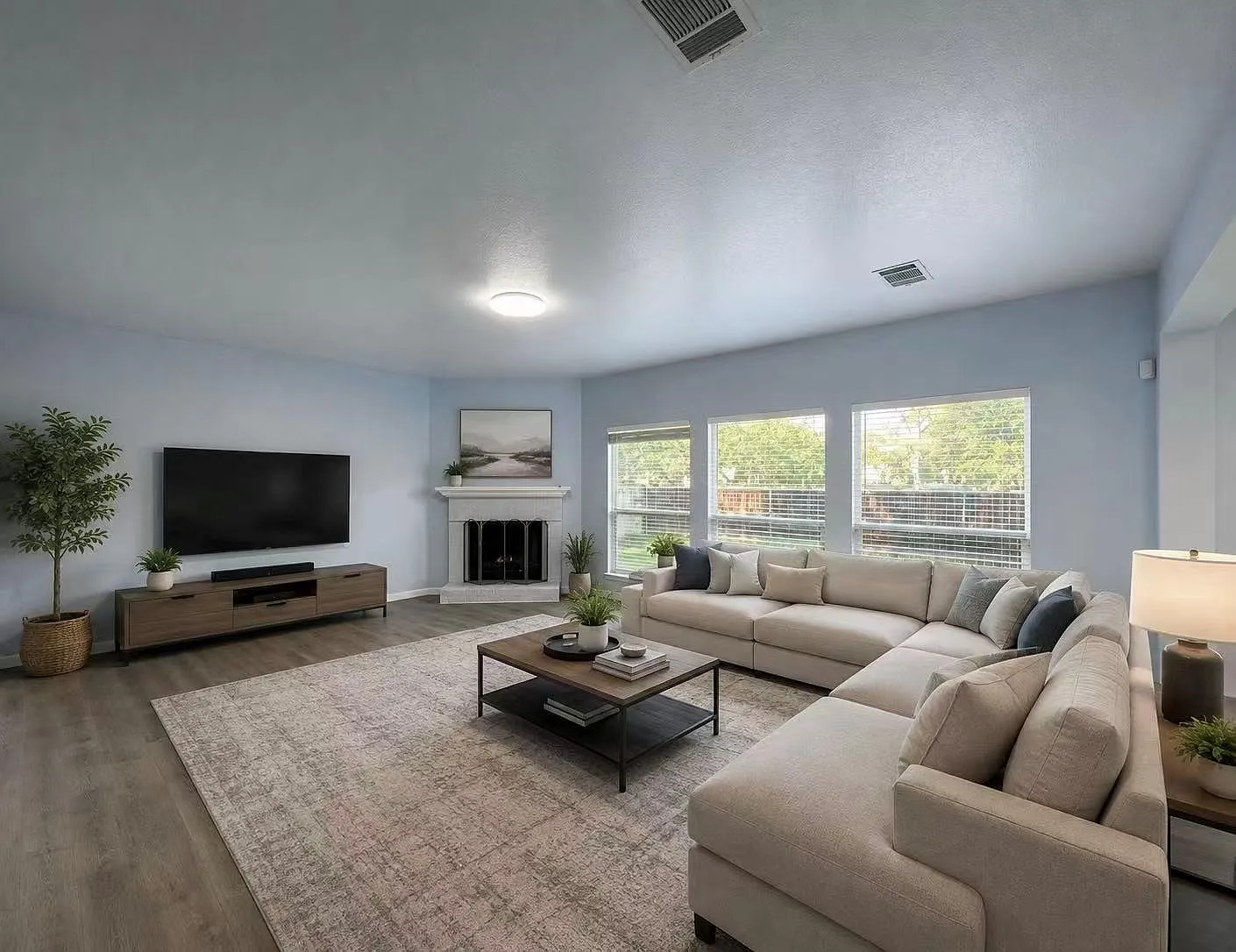 4 bed, 2.5 bath, 3295 sqft, $2,500 — Photo 1