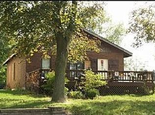 8985 E Hatchery Rd, Syracuse, IN 46567