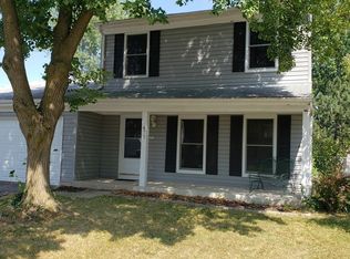 677 Sand Creek Dr, Carol Stream, IL