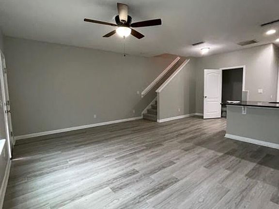 4th image of 2734 Hollybrook Ln