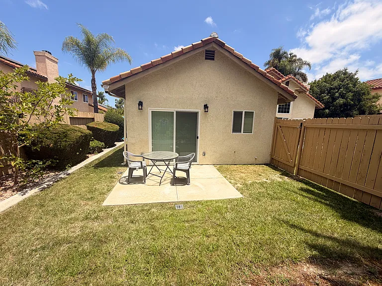 5174 Alamosa Park Dr #B — Photo 11