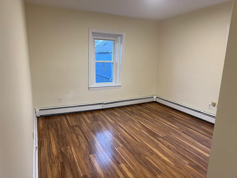 20 Peach Ave #3 — Photo 11