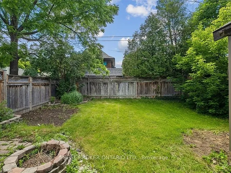25 Ottawa St S — Photo 35