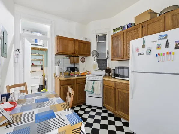 570 Jersey Avenue image 32 of 37