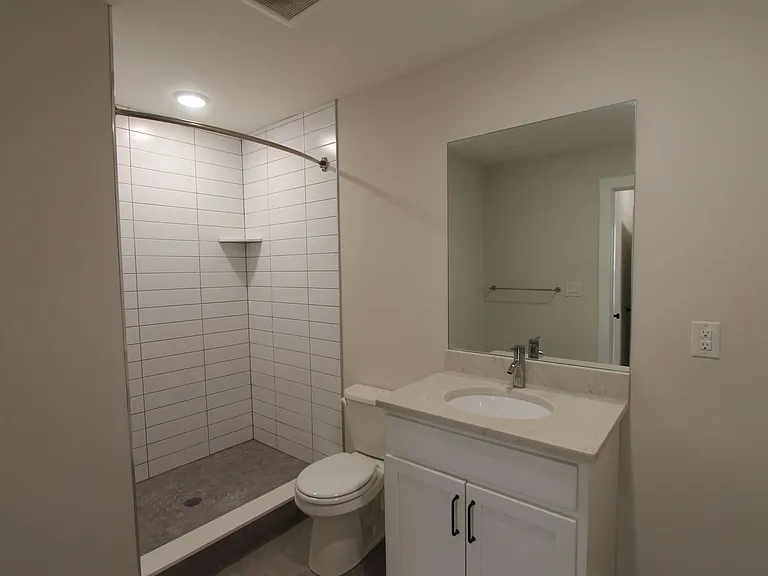 East Main Manayunk Apartments — Photo 56