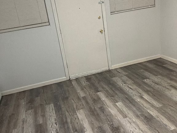 5th image of 13823 1st Ave S #104