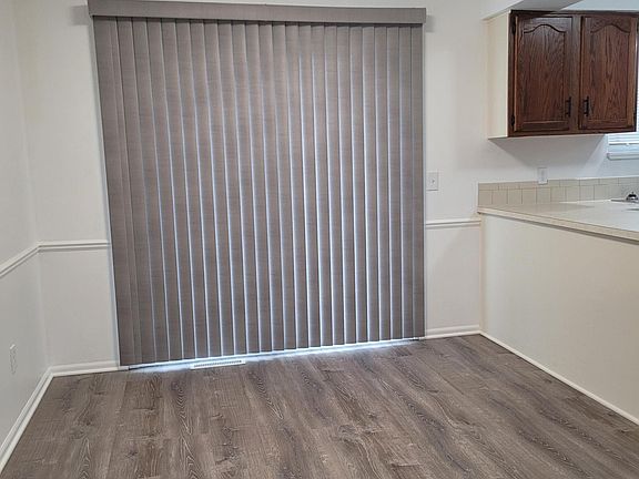 3rd image of 2030 Holcomb St