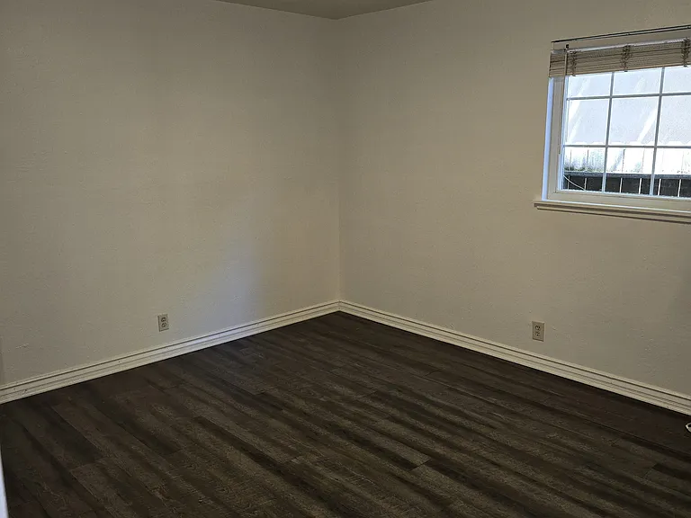 2405 F St #4 — Photo 7