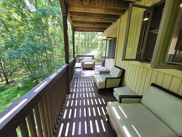 548 Clubhouse Dr — Photo 26
