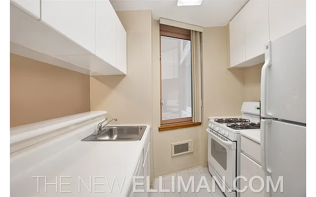 Rented by Douglas Elliman | media 40