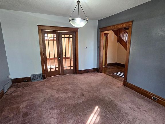 3rd image of 618 1st Ave