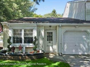 33 Bramble Ln, Matawan, NJ 07747