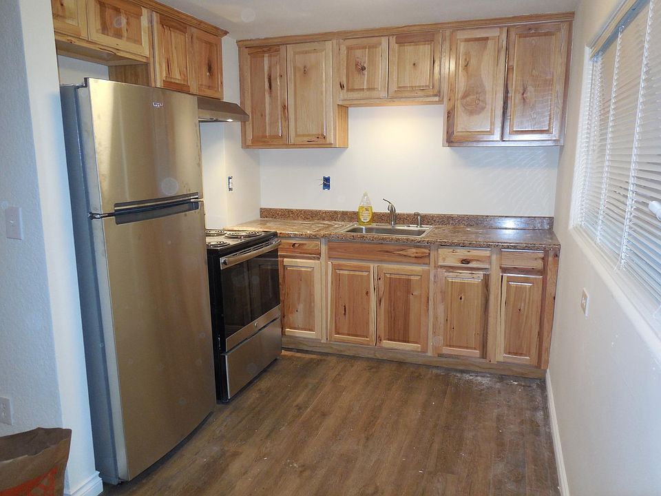 Kitchen / stainless steel appliances