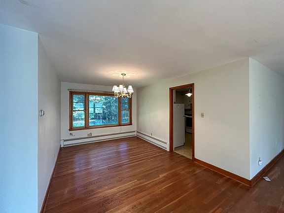 5th image of 4 Eagle Ln