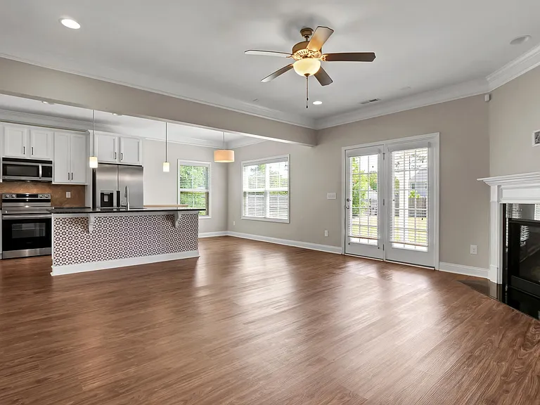 315 Red Cedar Dr — Photo 1