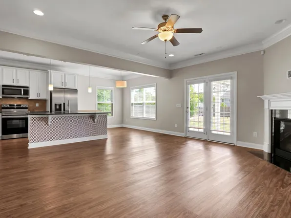 315 Red Cedar Dr, Sneads Ferry, NC 28460