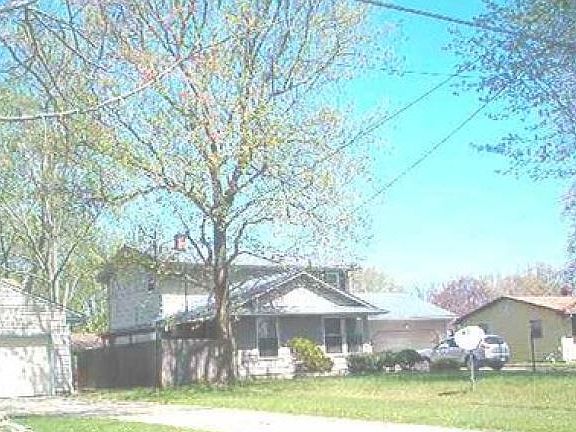 4th image of 3828 Edinburgh Dr