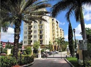 9021 SW 94th St APT 606, Miami, FL 33176