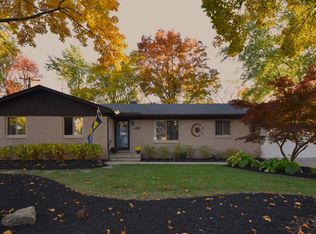 27891 Peppermill Rd, Farmington Hills, MI 48331