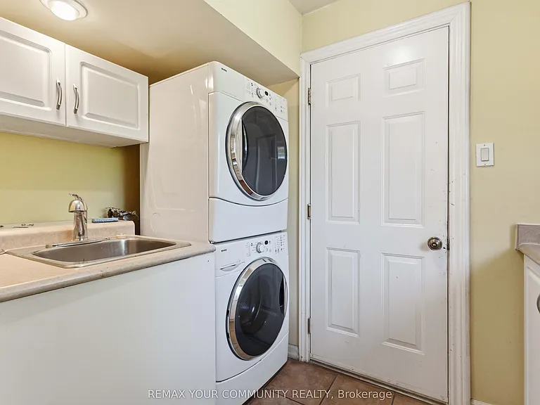 314 The Queensway S — Photo 22