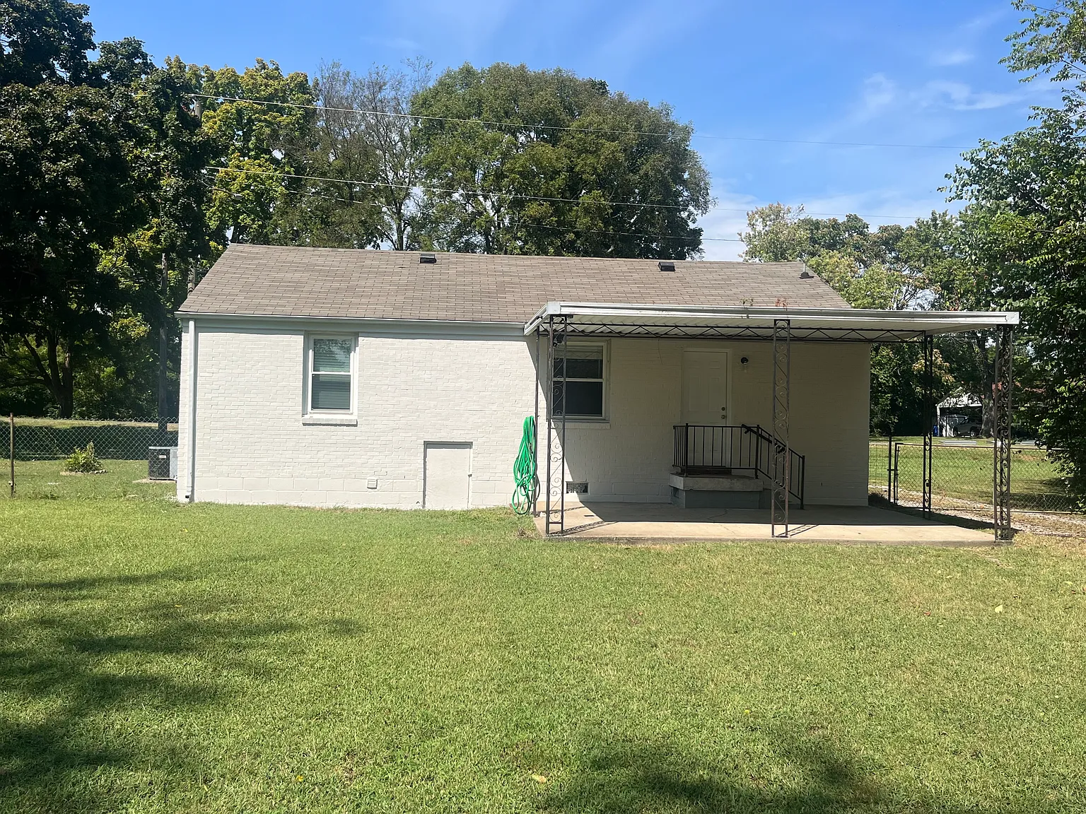 207 Desoto Drive — Photo 2