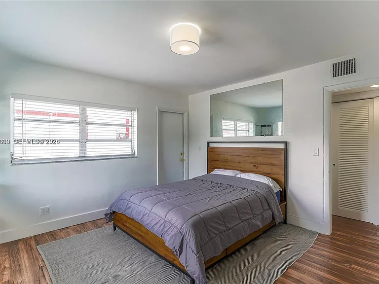 1234 Euclid Ave #7 — Photo 4