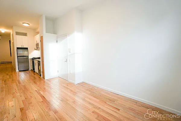 Rented by City Connections Realty | media 8