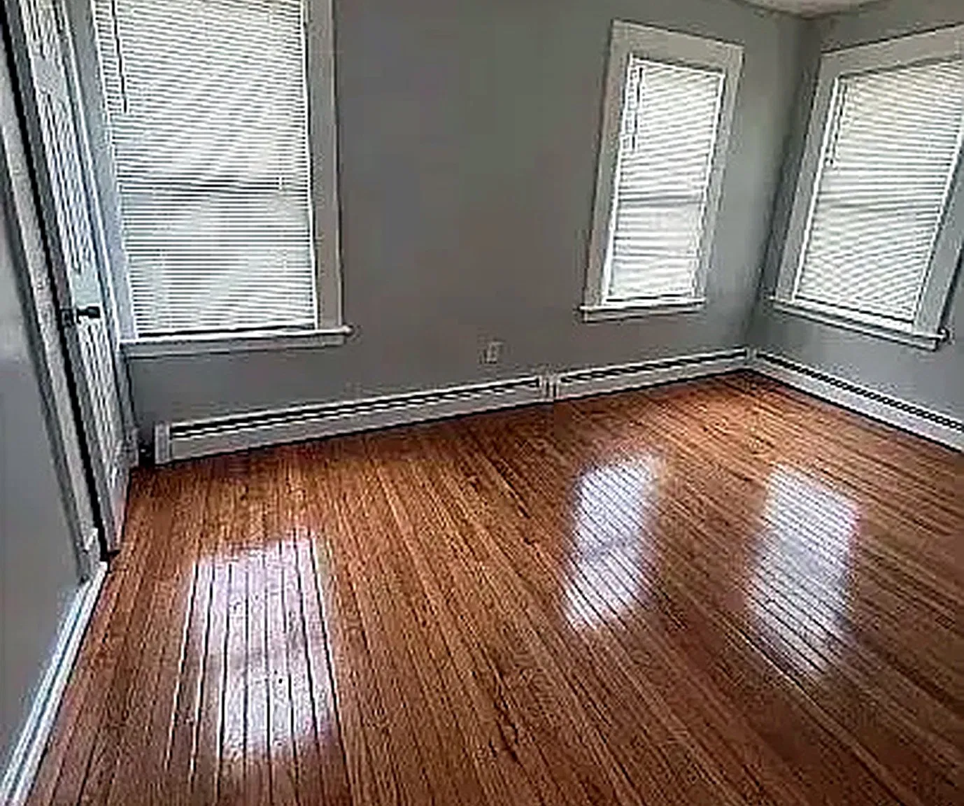 2 bed, 850 sqft, $1,700 — Photo 2