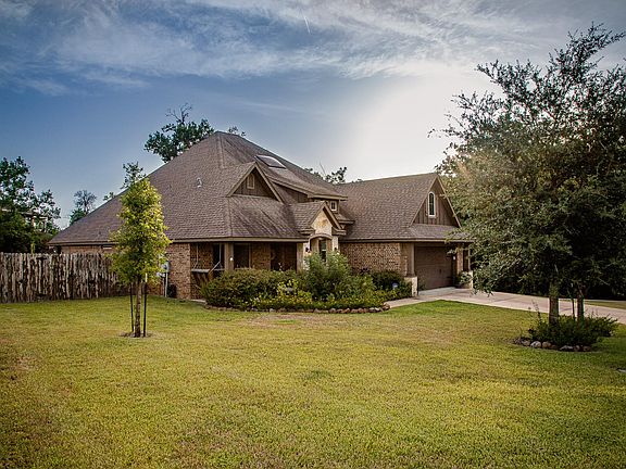 4th image of 2200 Parker Ct