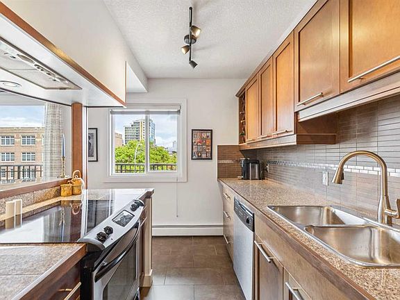 4th image of 1730 E 7th St SW #406