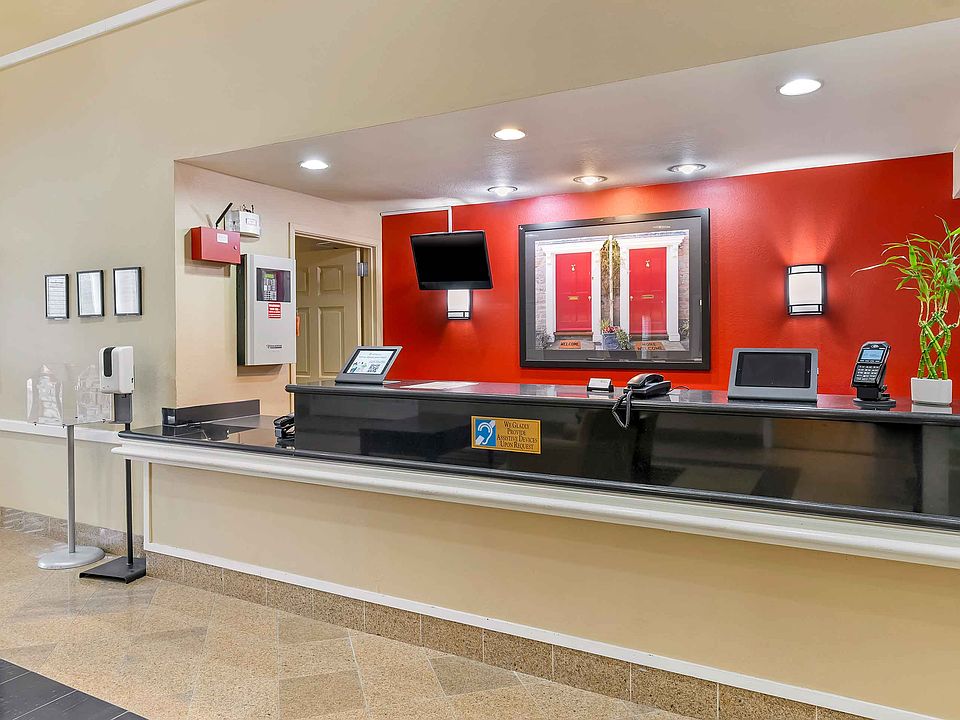 Lobby and Guest Check-in