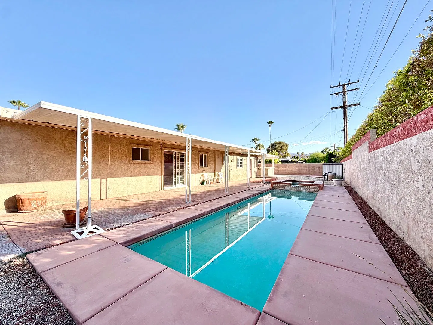 Available Now! 4 Bedroom 2 Bathroom Pool Home In Palm Springs! — Photo 2