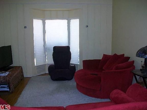 5th image of 2508 W 80th St