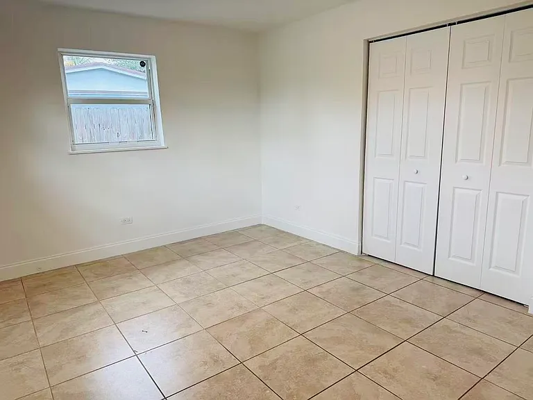 6250 SW 39th St — Photo 4