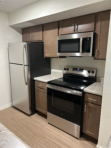 Cottonwood Creek Apartments Photo 1