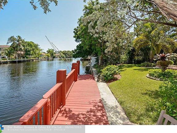 4th image of 1753 Poinsettia Dr